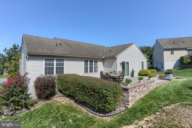 858 WATER EDGE CT, Lebanon, PA 17046