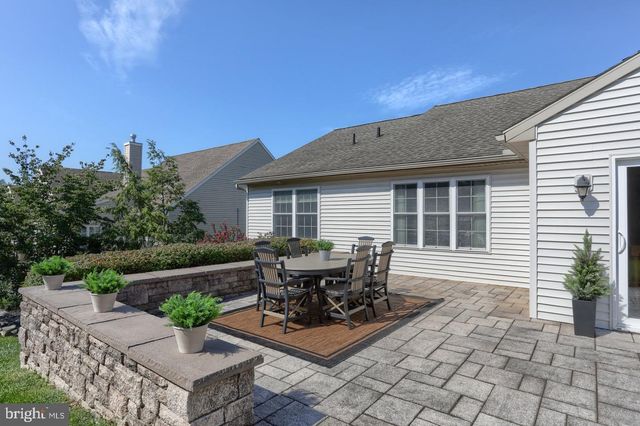 858 WATER EDGE CT, Lebanon, PA 17046
