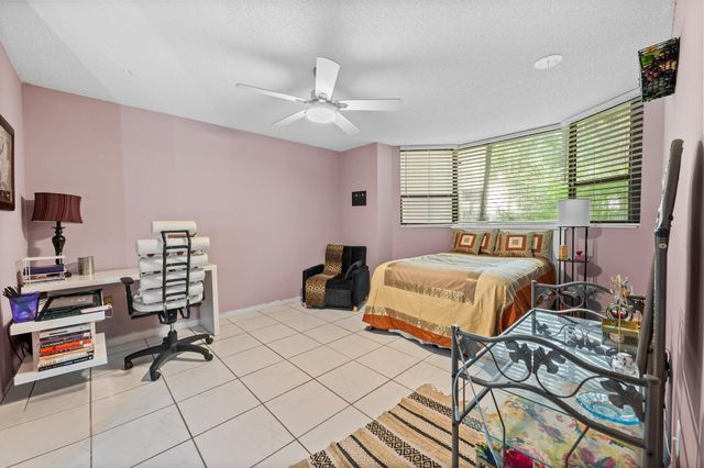 7401 NW 16th Street 102, Plantation, FL 33313