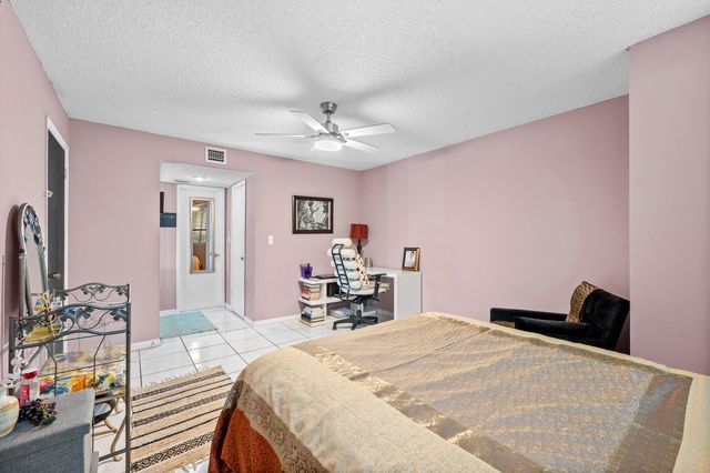 7401 NW 16th Street 102, Plantation, FL 33313
