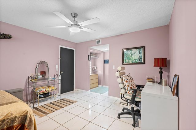 7401 NW 16th Street 102, Plantation, FL 33313