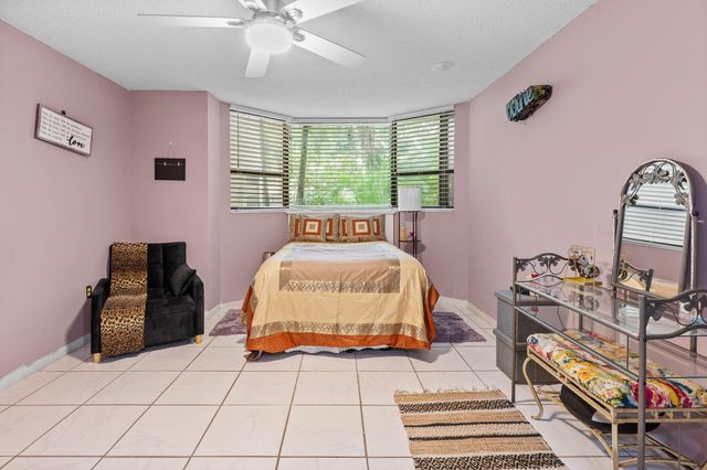 7401 NW 16th Street 102, Plantation, FL 33313