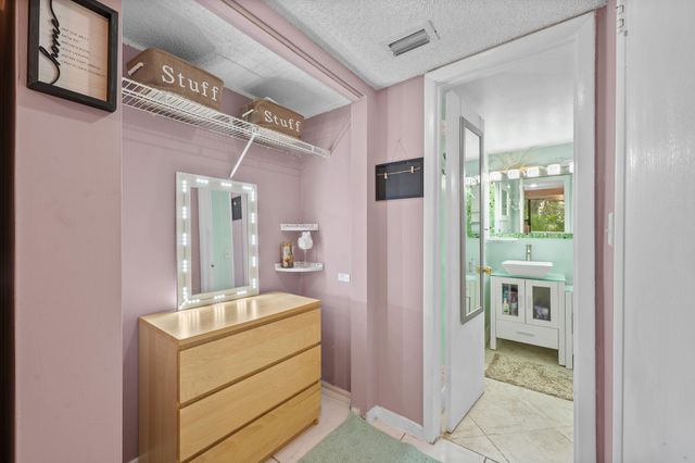 7401 NW 16th Street 102, Plantation, FL 33313