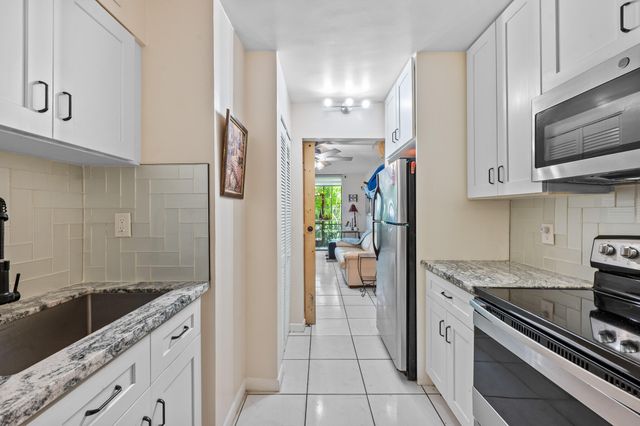 7401 NW 16th Street 102, Plantation, FL 33313