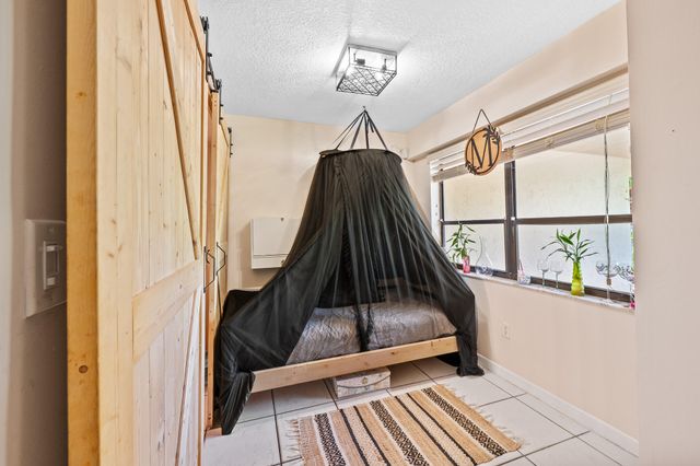 7401 NW 16th Street 102, Plantation, FL 33313
