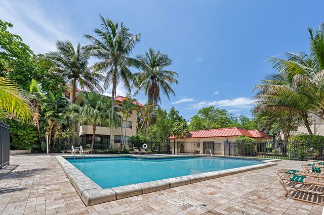 7401 NW 16th Street 102, Plantation, FL 33313