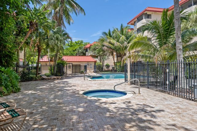 7401 NW 16th Street 102, Plantation, FL 33313