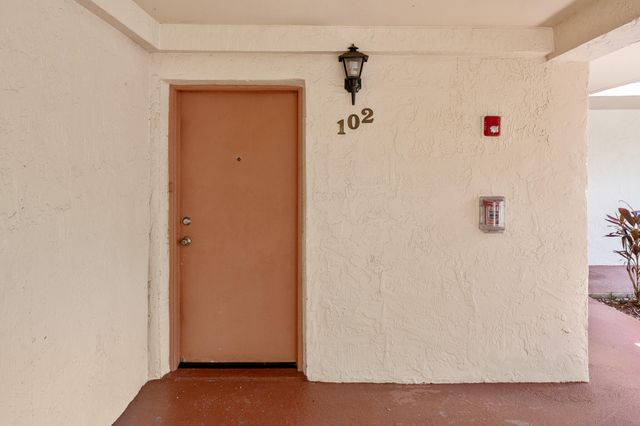 7401 NW 16th Street 102, Plantation, FL 33313