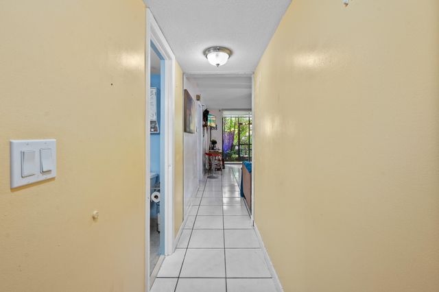 7401 NW 16th Street 102, Plantation, FL 33313