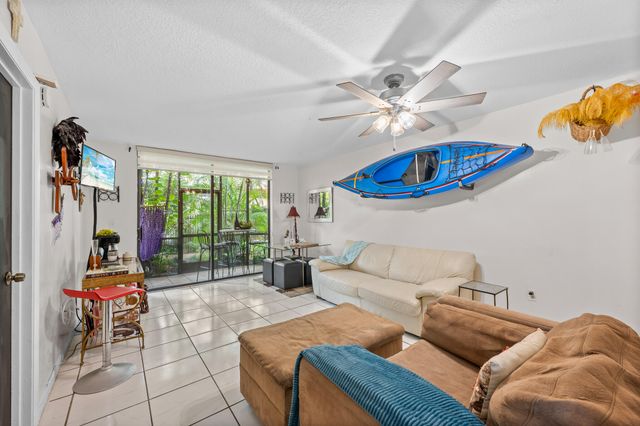 7401 NW 16th Street 102, Plantation, FL 33313