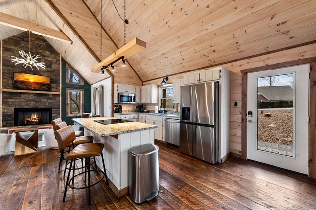 64 Windy Valley Lane, Blue Ridge, GA 30513