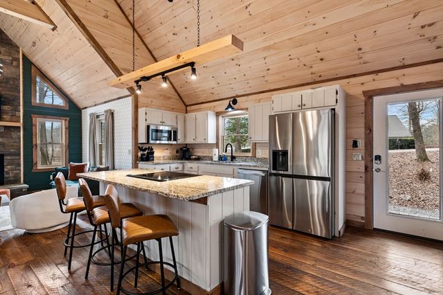 64 Windy Valley Lane, Blue Ridge, GA 30513