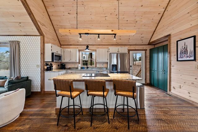 64 Windy Valley Lane, Blue Ridge, GA 30513