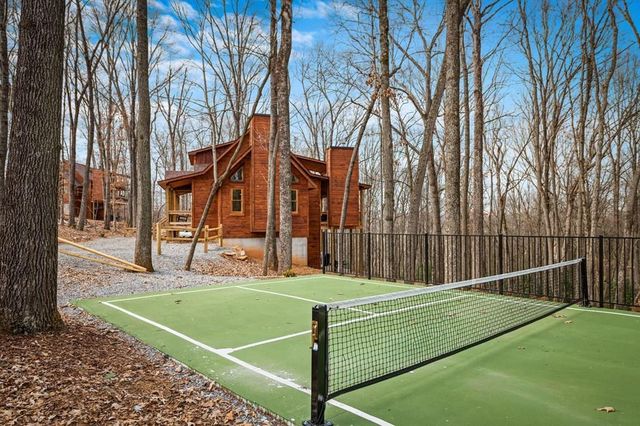 64 Windy Valley Lane, Blue Ridge, GA 30513