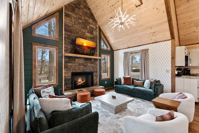 64 Windy Valley Lane, Blue Ridge, GA 30513