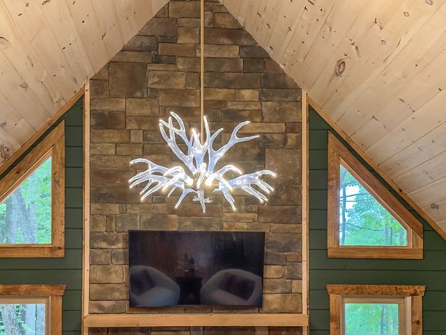 64 Windy Valley Lane, Blue Ridge, GA 30513