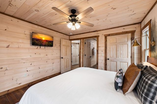 64 Windy Valley Lane, Blue Ridge, GA 30513