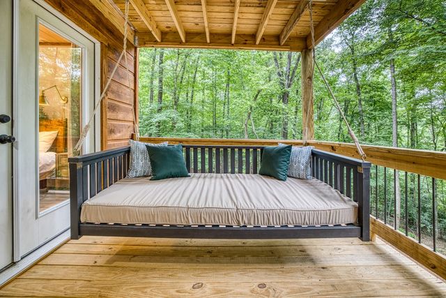 64 Windy Valley Lane, Blue Ridge, GA 30513