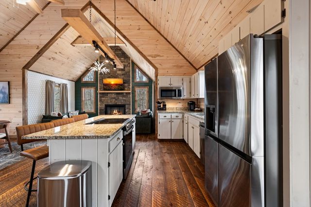 64 Windy Valley Lane, Blue Ridge, GA 30513