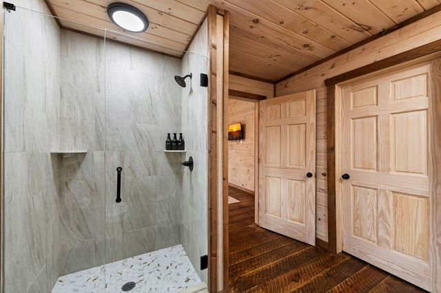 64 Windy Valley Lane, Blue Ridge, GA 30513