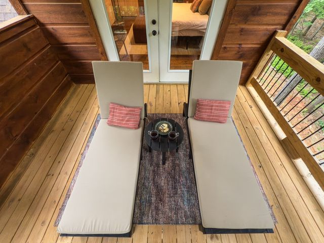 64 Windy Valley Lane, Blue Ridge, GA 30513