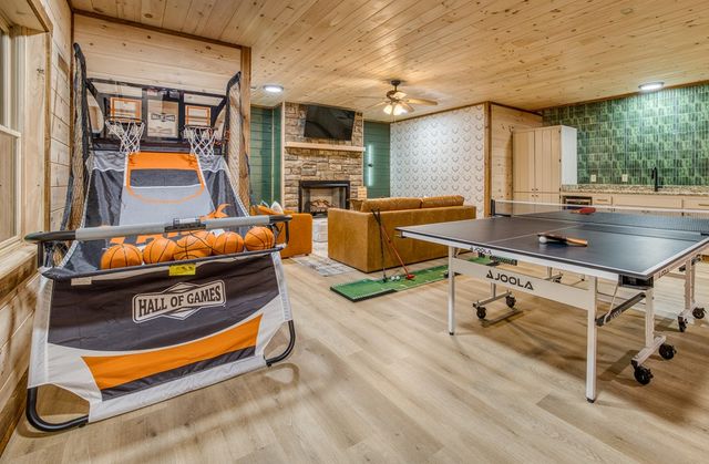 64 Windy Valley Lane, Blue Ridge, GA 30513