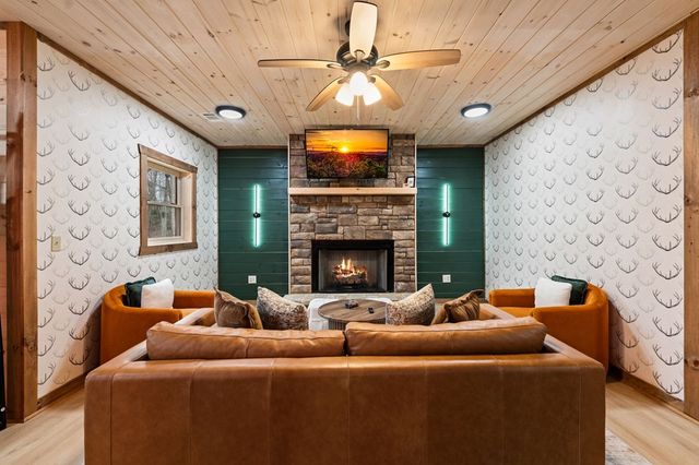 64 Windy Valley Lane, Blue Ridge, GA 30513