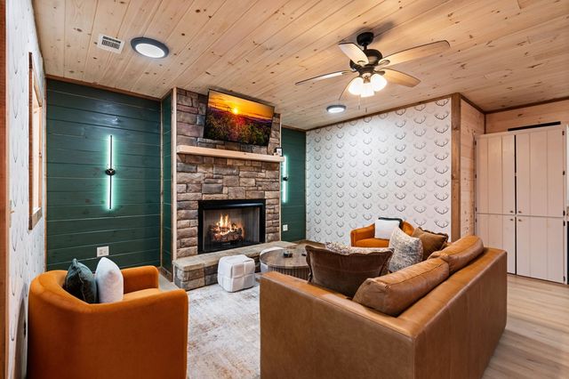 64 Windy Valley Lane, Blue Ridge, GA 30513