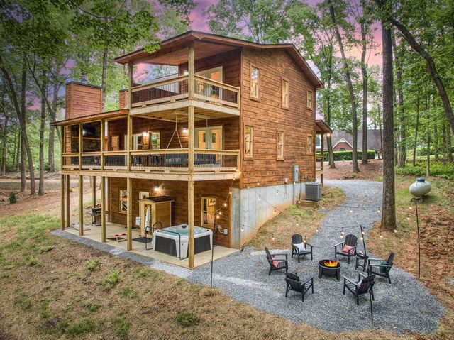 64 Windy Valley Lane, Blue Ridge, GA 30513