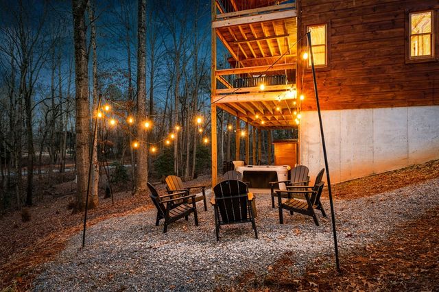 64 Windy Valley Lane, Blue Ridge, GA 30513