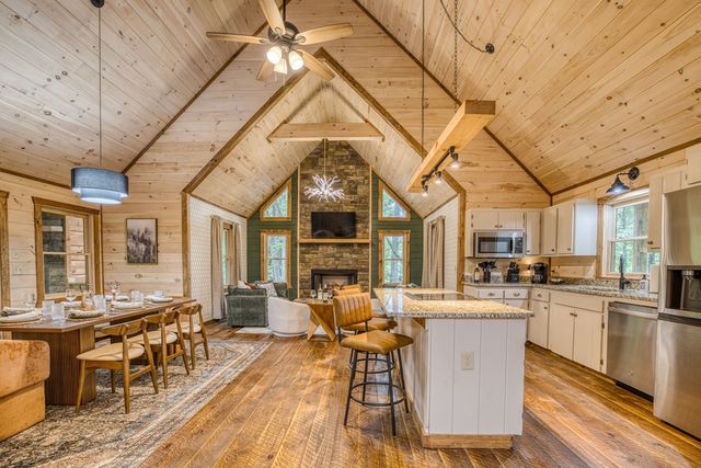 64 Windy Valley Lane, Blue Ridge, GA 30513