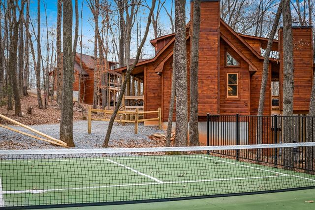 64 Windy Valley Lane, Blue Ridge, GA 30513