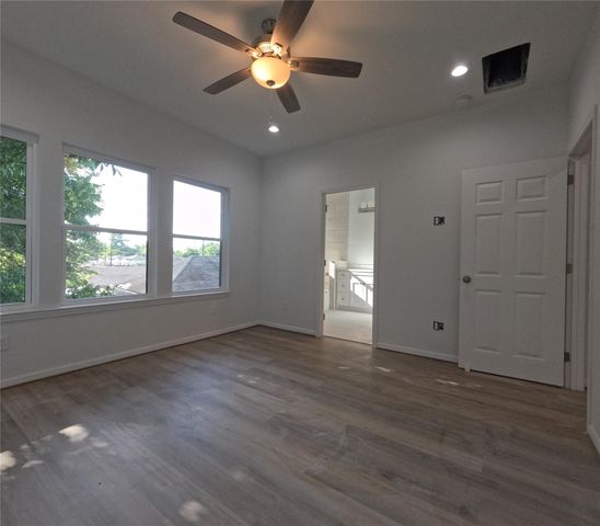 9427 Coffee Street, Houston, TX 77033