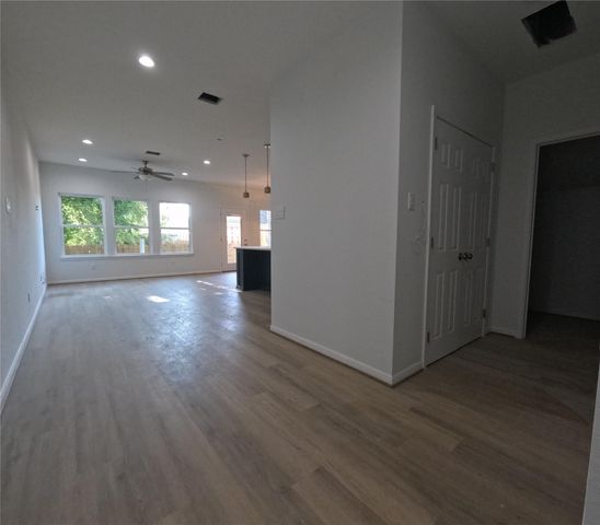 9427 Coffee Street, Houston, TX 77033