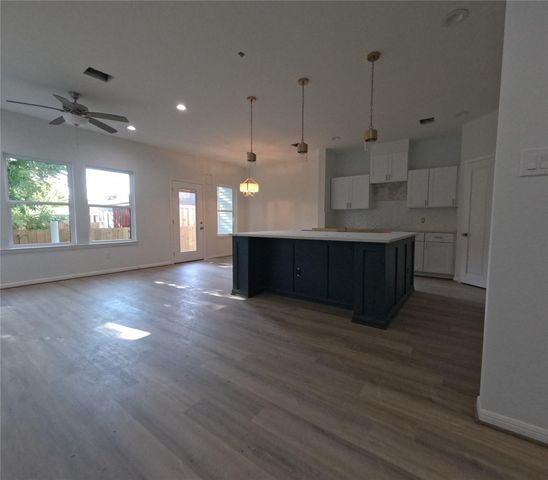 9427 Coffee Street, Houston, TX 77033