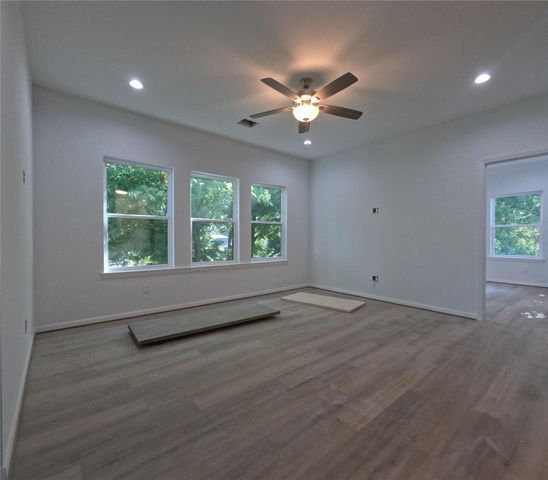 9427 Coffee Street, Houston, TX 77033