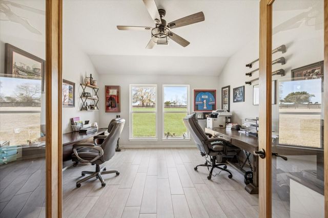 8401 Equestrian Lane, Washington, TX 77880