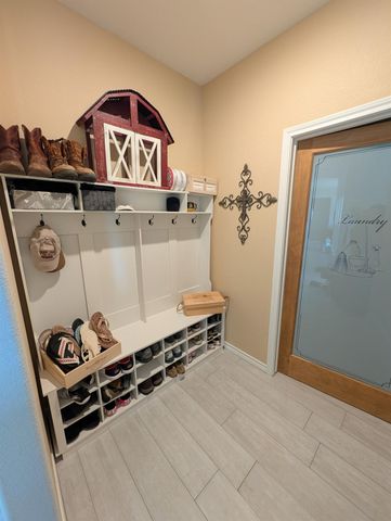 8401 Equestrian Lane, Washington, TX 77880