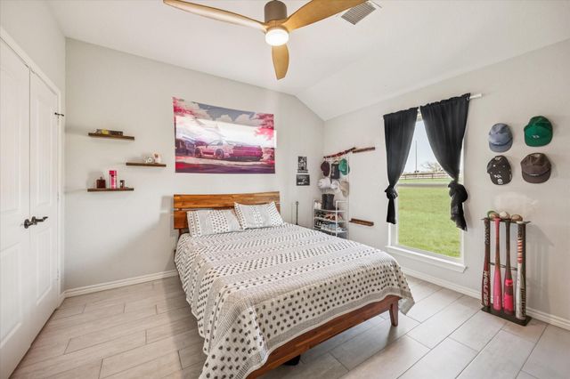 8401 Equestrian Lane, Washington, TX 77880