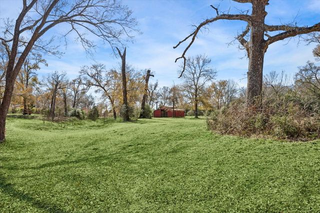 8401 Equestrian Lane, Washington, TX 77880