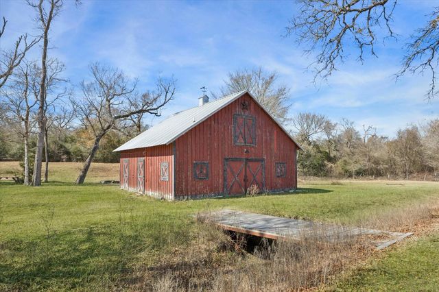 8401 Equestrian Lane, Washington, TX 77880