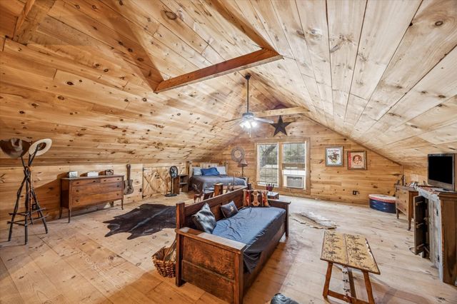 8401 Equestrian Lane, Washington, TX 77880