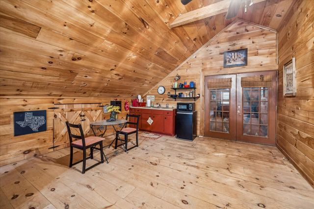 8401 Equestrian Lane, Washington, TX 77880