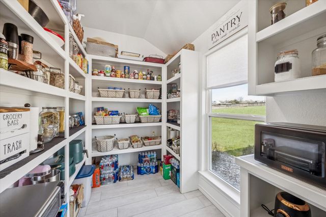 8401 Equestrian Lane, Washington, TX 77880