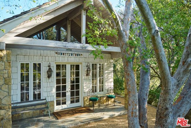9631 Cedarbrook Drive, Beverly Hills, CA 90210