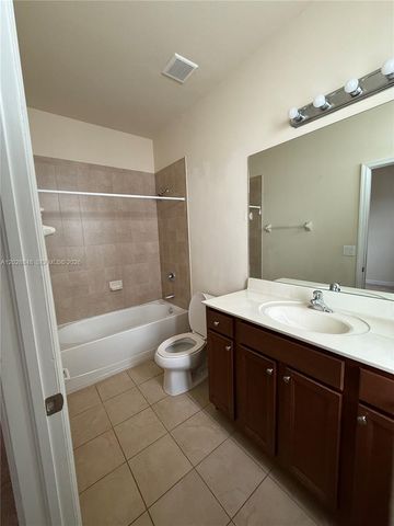 8923 W 35th Avenue, Hialeah, FL 33018