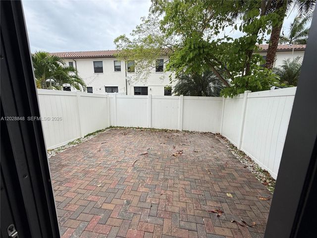 8923 W 35th Avenue, Hialeah, FL 33018