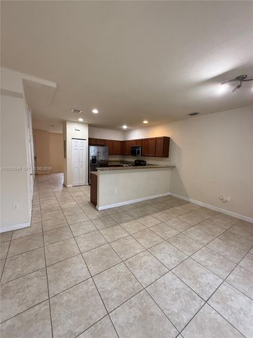 8923 W 35th Avenue, Hialeah, FL 33018
