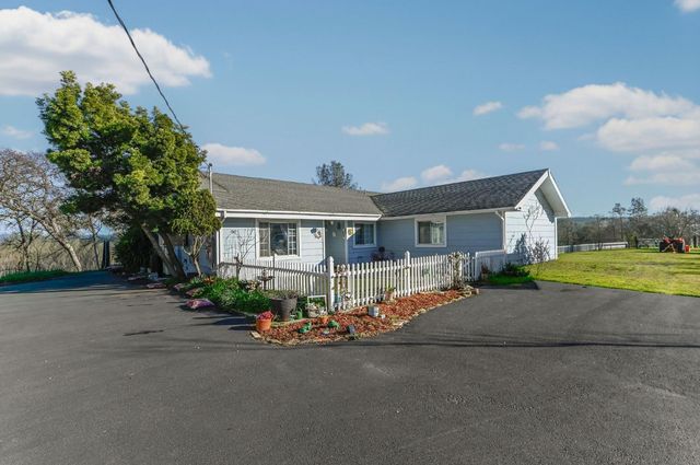 3653 Chuckwagon Dr, Copperopolis, CA 95228