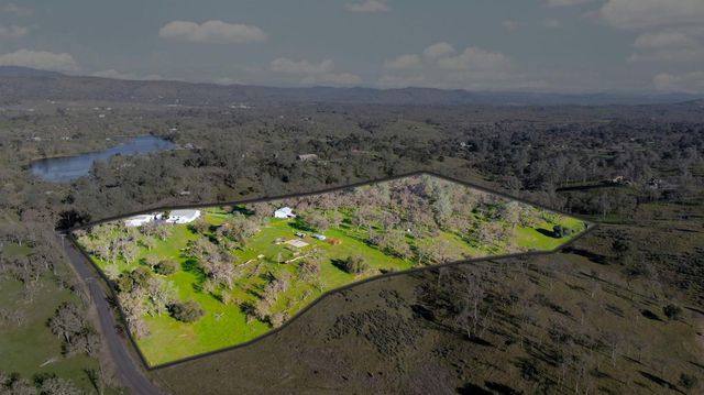 3653 Chuckwagon Dr, Copperopolis, CA 95228